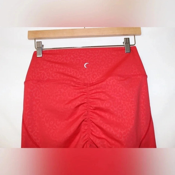 Zyia Active Light n Tight Red Leopard Hi-Rise 7/8 Leggings 12 - Picture 8 of 12